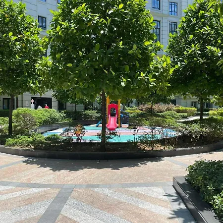 Studio Condo Building 81 Newport Boulevard