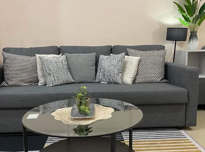 Building 81 Newport Boulevard Apartment