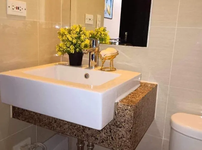 Building 81 Newport Boulevard Apartment Manila