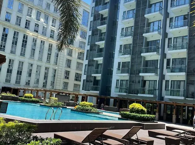 Apartment Building 81 Newport Boulevard *